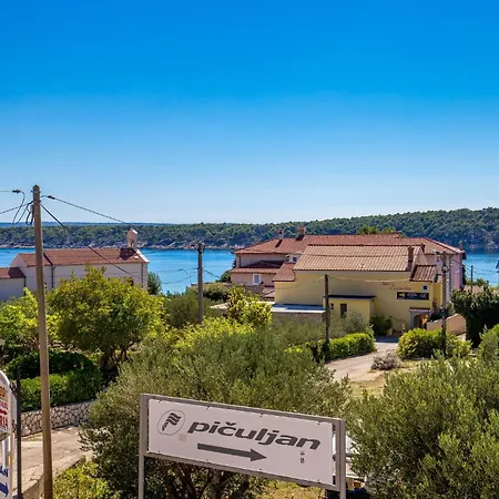 Holiday home Pet Friendly In Rab With Wifi *